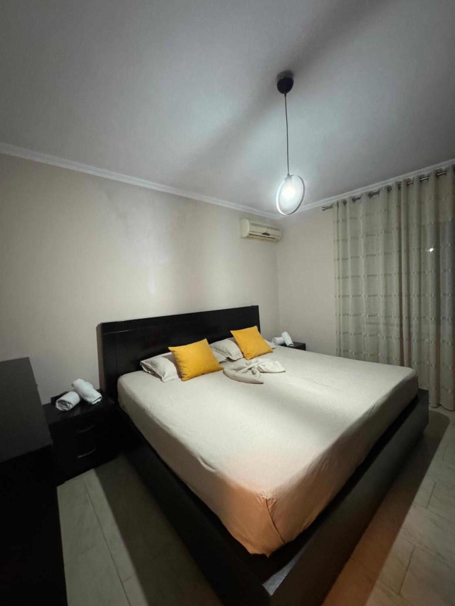 Toptani Center Apartment ティラナ エクステリア 写真